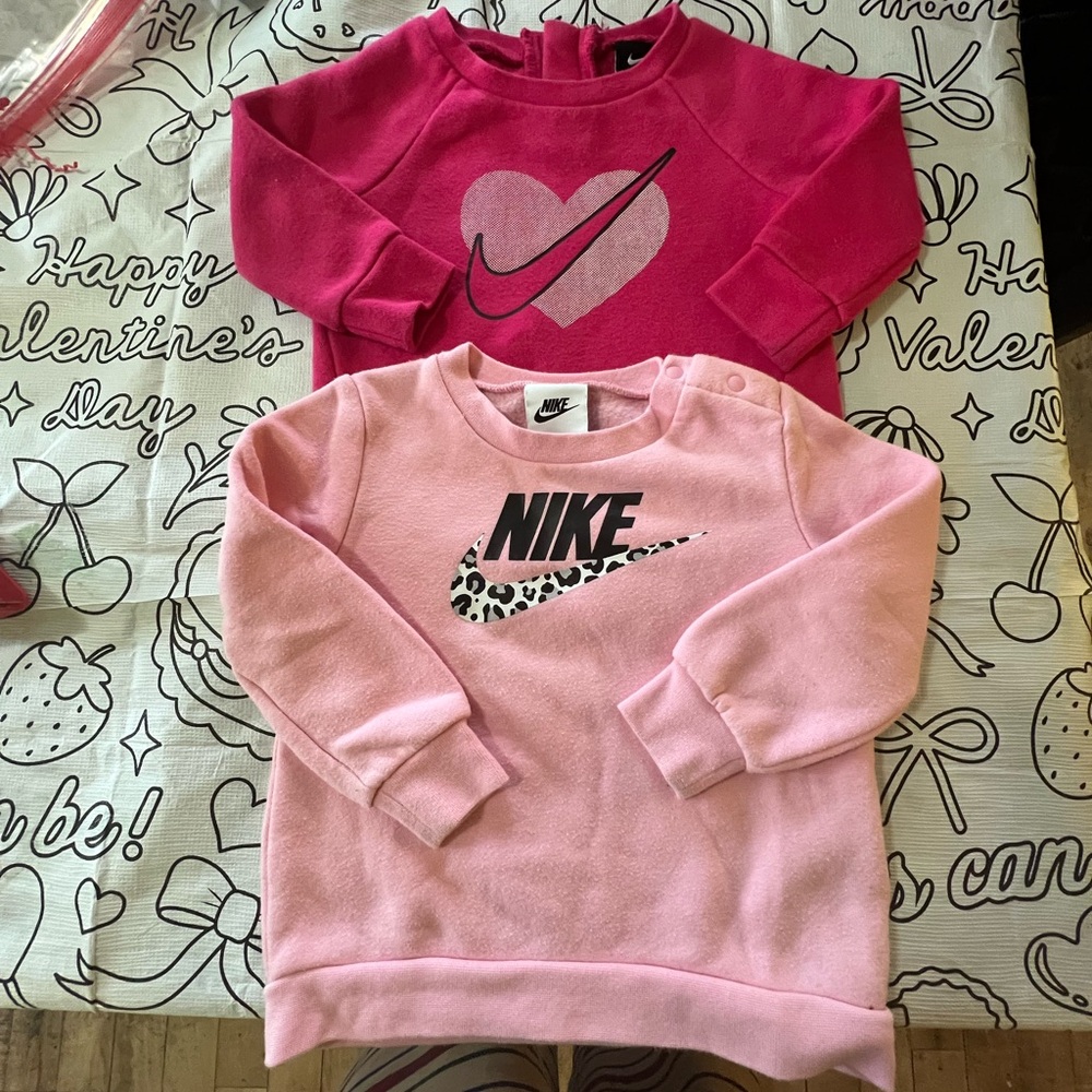 Nike Toddler Girls Sweatshirt (2) 12-18m
